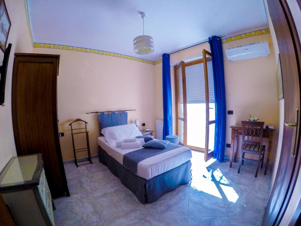 La Rosa - Elegant Rooms Sassari Extérieur photo