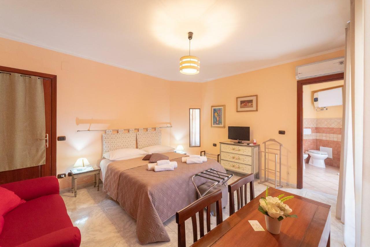 La Rosa - Elegant Rooms Sassari Extérieur photo