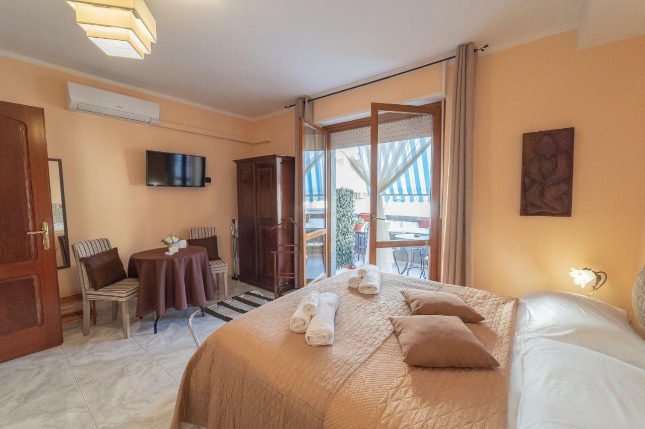 La Rosa - Elegant Rooms Sassari Extérieur photo
